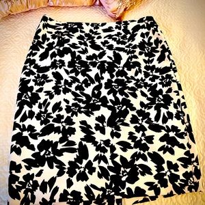 Flattering spring pencil skirt from Loft